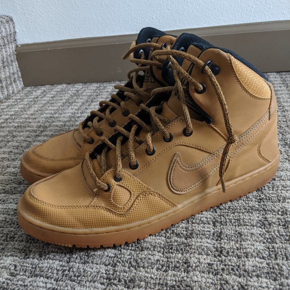 Nike Air Force - Picture 2 of 5